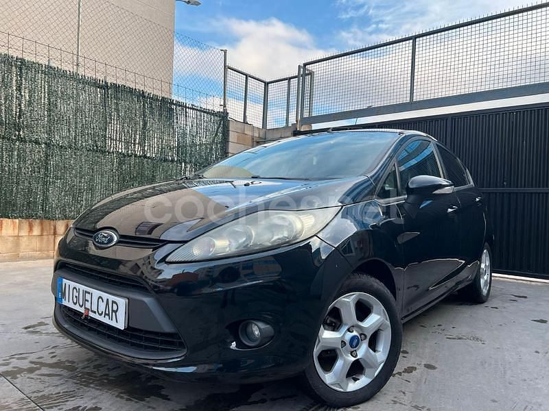 Negro Usado 2011 Ford Fiesta Trend Berlina | 5490 € (Precio justo) - Imagen 1/4