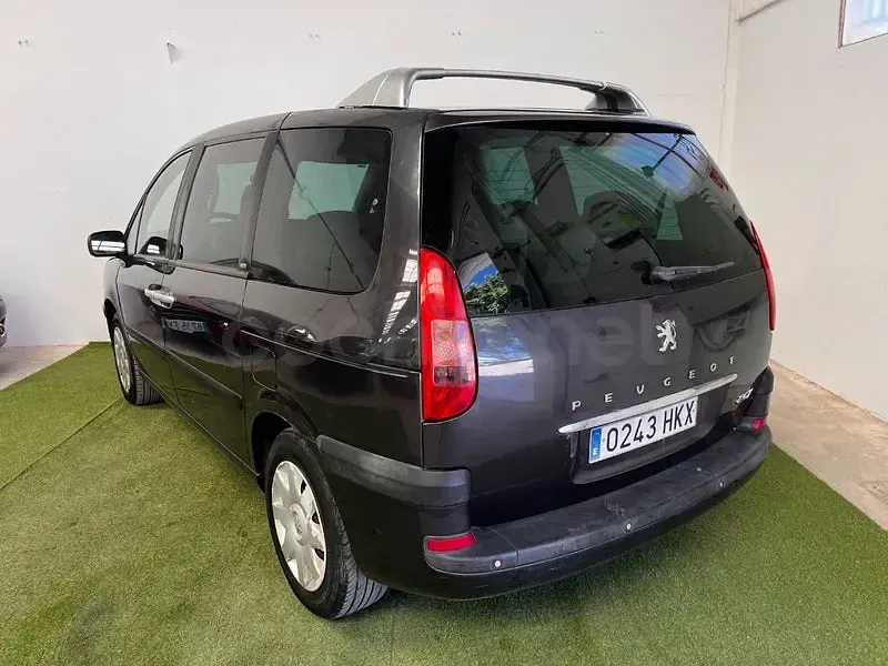 Usado Peugeot 807 120 CV (88 kW) 2007 Negro Monovolumen