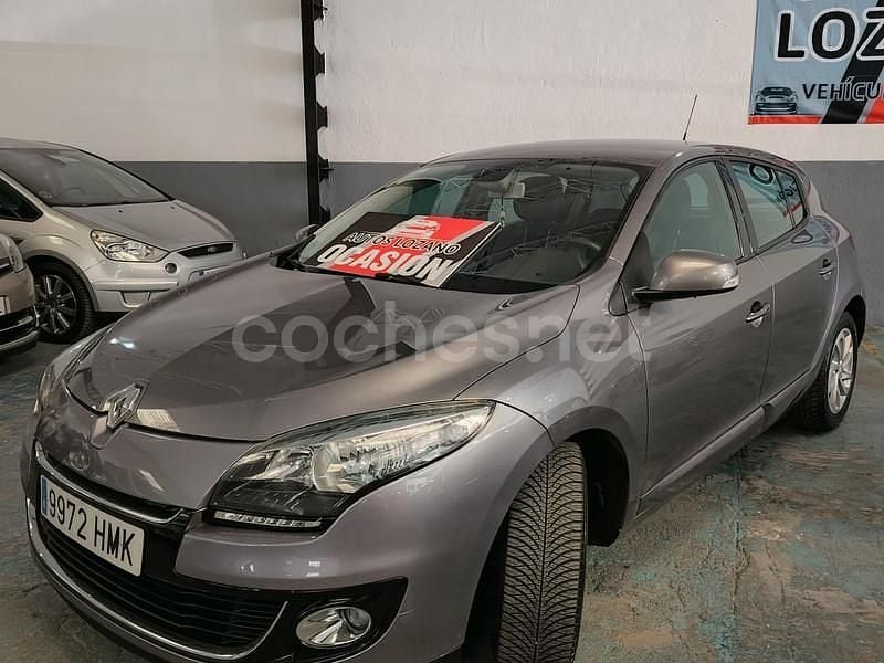 Usado Renault Mégane Bose Edition 130 CV (95 kW) 2014 Gris / plata Berlina