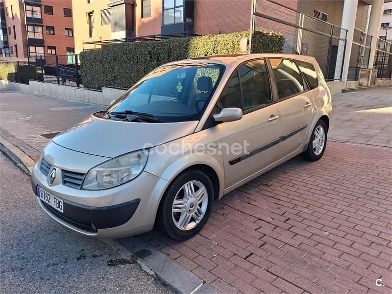 Usado Renault Grand Scénic II Dynamique 105 CV (77 kW) 2007 Beige Monovolumen