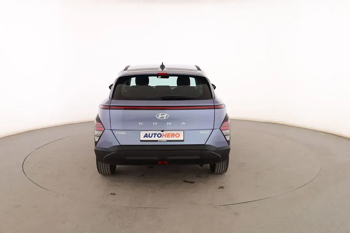 Usado Hyundai Kona 141 CV (103 kW) 2024 Gris SUV