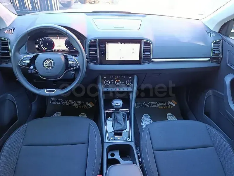 Usado Skoda Karoq Selection 150 CV (110 kW) 2024 Gris / plata SUV