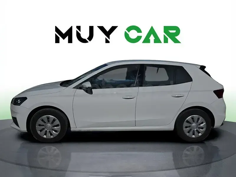 Usado Skoda Fabia Ambition 80 CV (58 kW) 2022 Blanco Utilitario