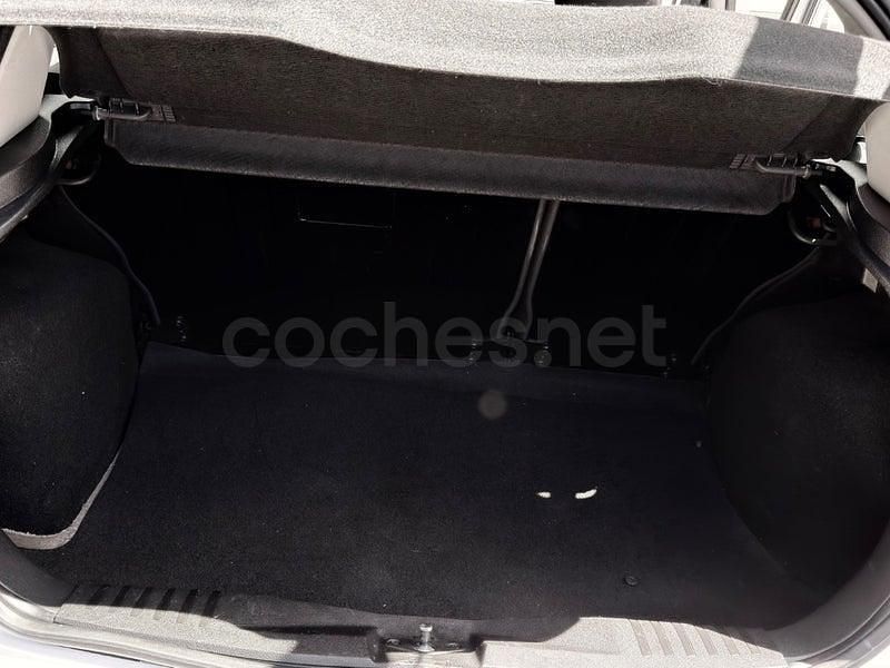 Usado Ford Fiesta Ambiente 70 CV (51 kW) 2007 Blanco Utilitario