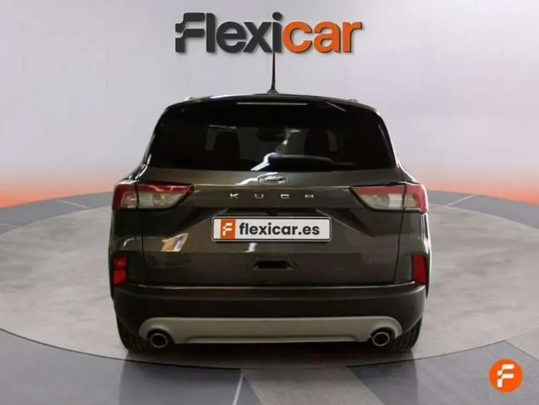 Usado Ford Kuga Titanium 150 CV (110 kW) 2023 Gris SUV