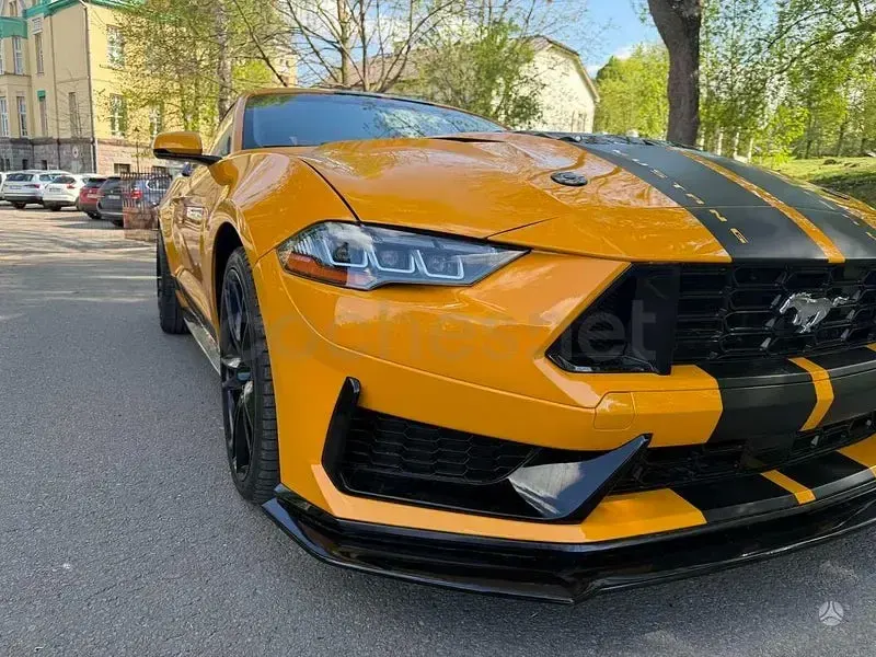 Usado Ford Mustang 290 CV (213 kW) 2019 Amarillo Coupe