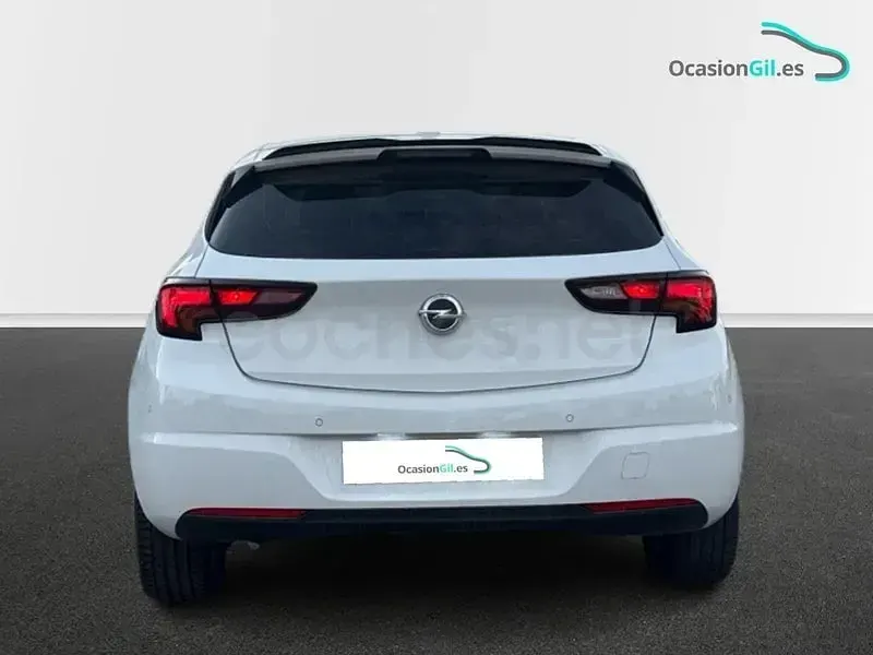 Usado Opel Astra Selective 110 CV (80 kW) 2019 Blanco Berlina