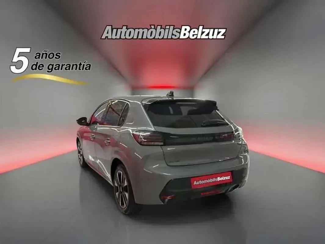 Usado Peugeot 208 Style 102 CV (75 kW) 2025 Gris Utilitario