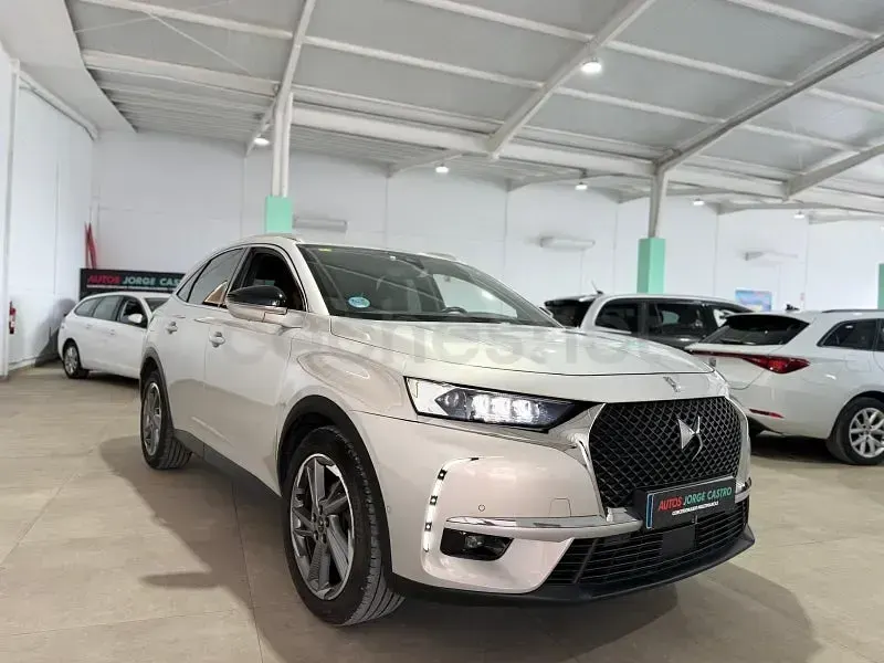 Usado DS Automobiles DS7 Crossback So Chic 130 CV (95 kW) 2021 Beige SUV