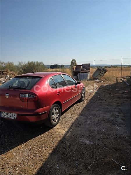 Usado Seat Leon Sport 105 CV (77 kW) 2002 Granate Utilitario