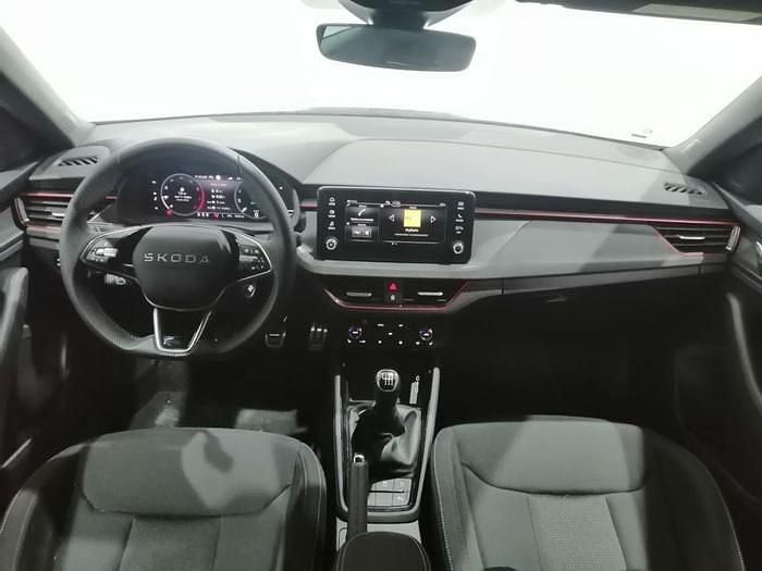 Usado Skoda Kamiq Sport 115 CV (84 kW) 2025 Blanco SUV