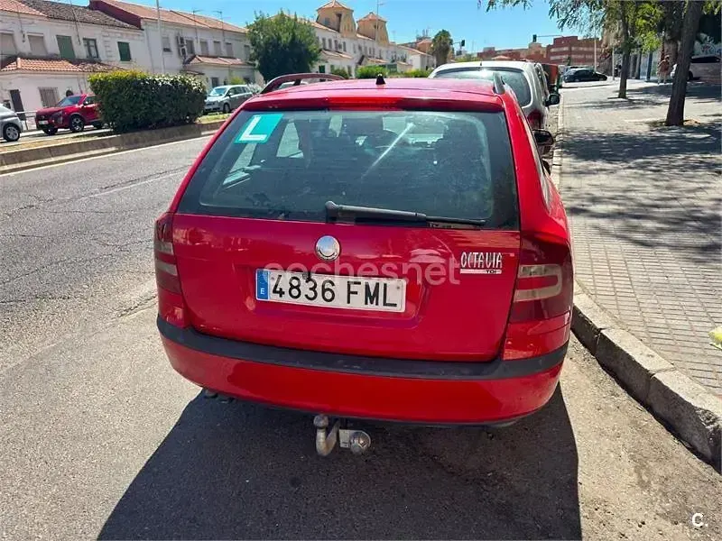Usado Skoda Octavia 105 CV (77 kW) 2007 Rojo Familiar