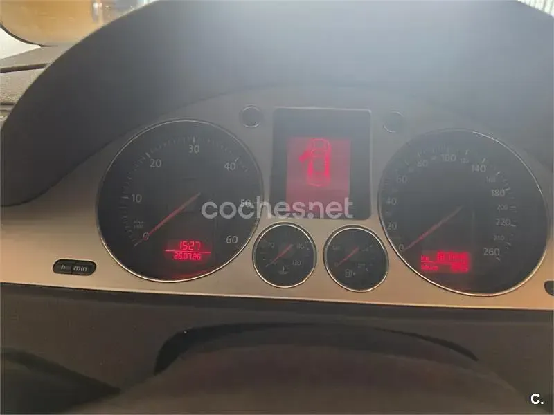 Usado VW Passat Trendline 105 CV (77 kW) 2007 Beige Berlina