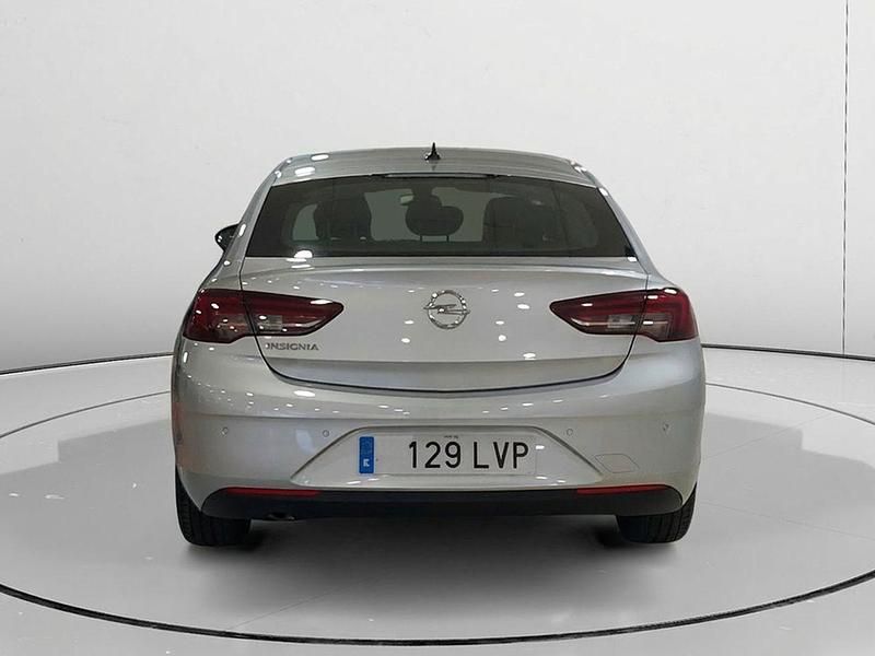 Usado Opel Insignia Business Edition 122 CV (89 kW) 2021 Gris Berlina