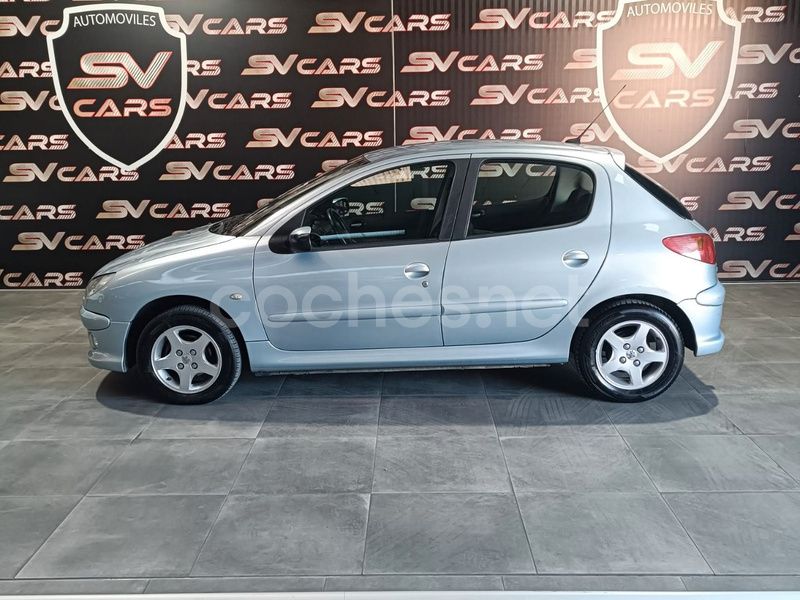 Usado Peugeot 206 70 CV (51 kW) 2007 Azul Berlina