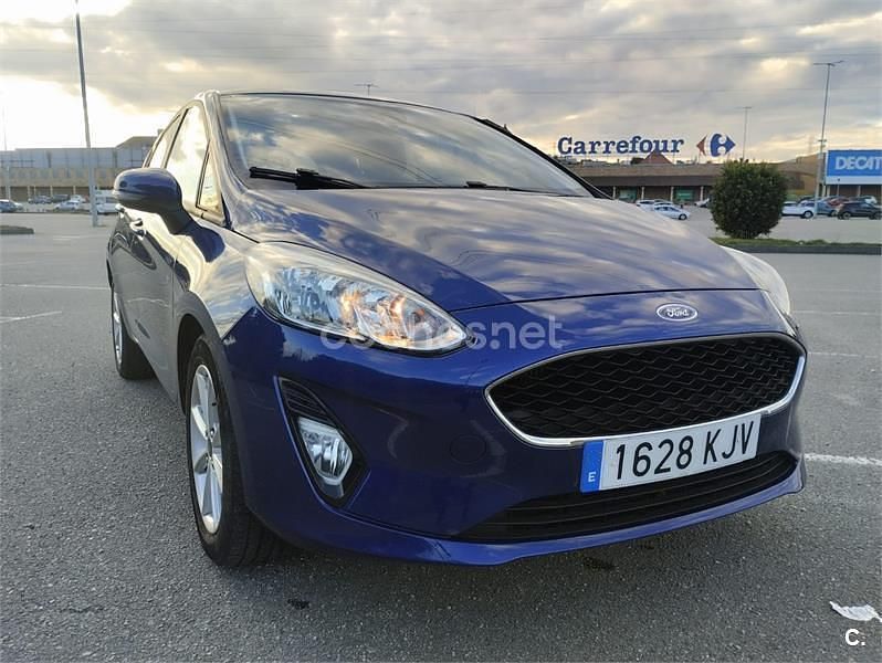 Usado Ford Fiesta Trend 100 CV (73 kW) 2018 Azul Utilitario