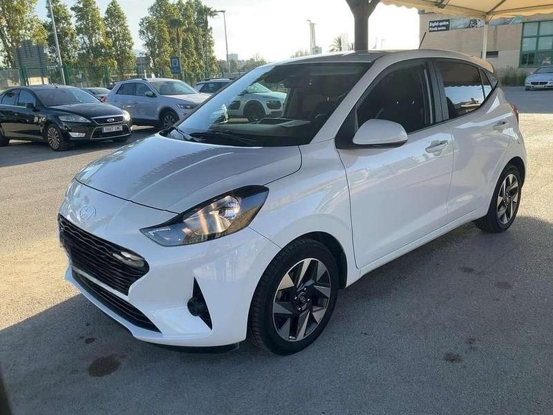 Blanco Usado 2023 Hyundai i10 Utilitario | 12.650 € (Precio justo) - Imagen 1/4