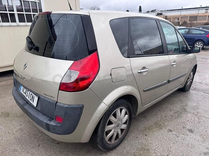 Usado Renault Scénic II Dynamique 105 CV (77 kW) 2006 Gris / plata Monovolumen