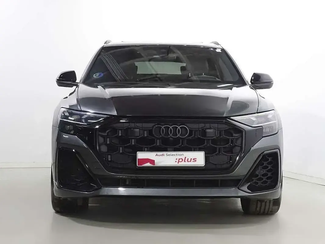 Begagnad Audi Q8 Sport 286 HK (210 kW) 2024 Grå SUV