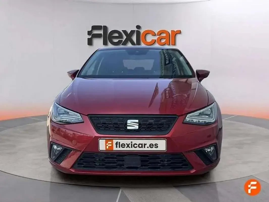 Usado Seat Ibiza Style 110 CV (80 kW) 2021 Rojo Utilitario