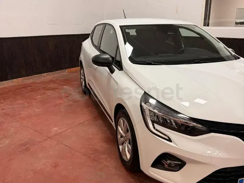 Usado Renault Clio V Business 100 CV (73 kW) 2021 Blanco Berlina