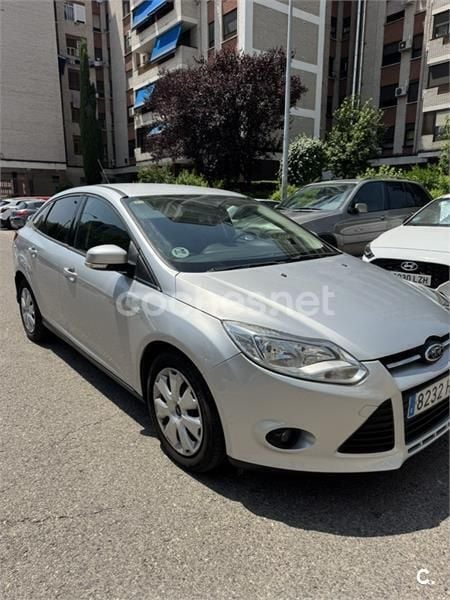 Gris / plata Usado 2014 Ford Focus Trend Berlina | 6400 € (Buen precio) - Imagen 1/4