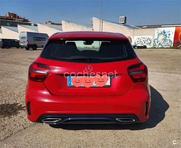 Usado Mercedes A180 122 CV (89 kW) 2018 Rojo Berlina