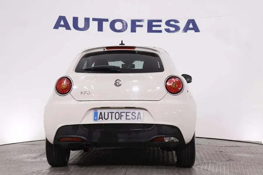Usado Alfa Romeo MiTo 69 CV (50 kW) 2013 Blanco Utilitario