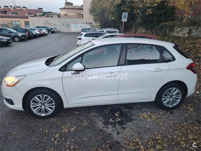 Usado Citroën C4 Live 99 CV (72 kW) 2015 Blanco Berlina