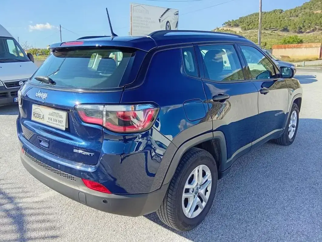 Usado Jeep Compass Sport 140 CV (102 kW) 2020 Azul SUV