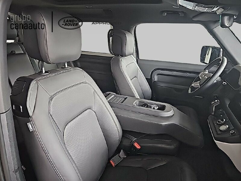 Usado Land Rover Defender SE Dynamic 249 CV (183 kW) 2025 Negro SUV