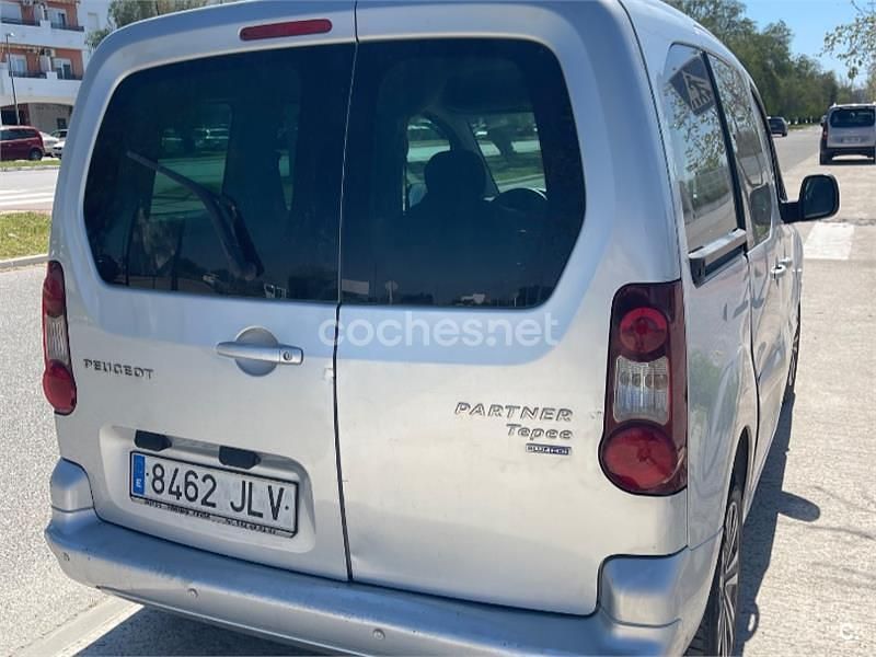 Begagnad Peugeot Partner Tepee Active 100 HK (73 kW) 2016 Grå Minibuss