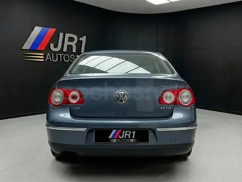 Usado VW Passat Advance 140 CV (102 kW) 2010 Azul Berlina