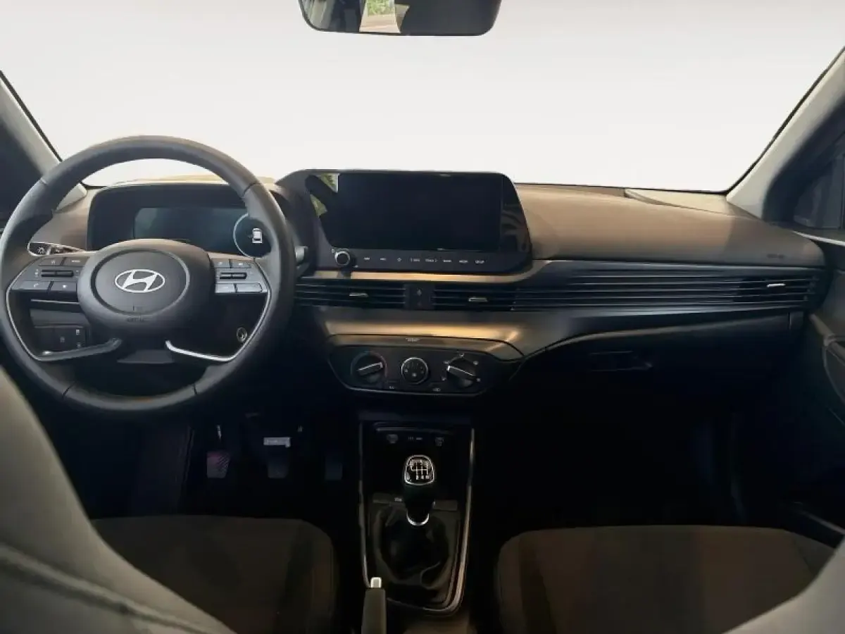 Nuevo Hyundai i20 Blackline 90 CV (66 kW) 2026 Verde Utilitario