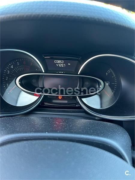 Usado Renault Clio GrandTour LIMITED 90 CV (66 kW) 2018 Rojo Familiar