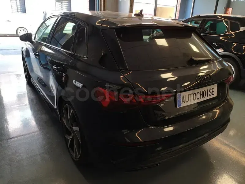 Usado Audi A3 150 CV (110 kW) 2023 Negro Berlina