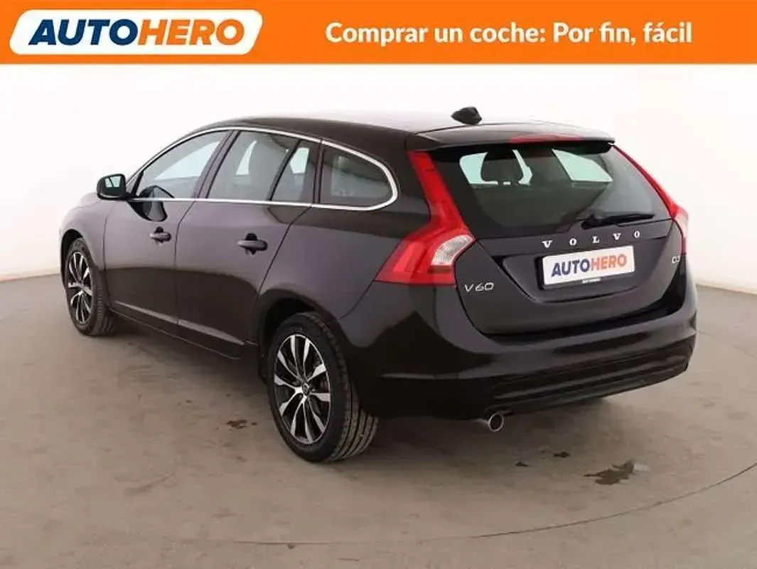 Usado Volvo V60 Momentum 150 CV (110 kW) 2017 Negro Familiar