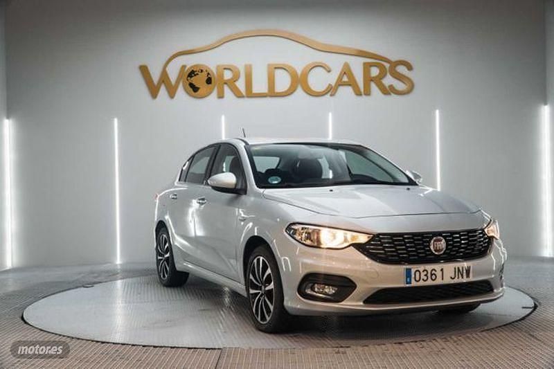 Usado Fiat Tipo 120 CV (88 kW) 2016 Gris Berlina