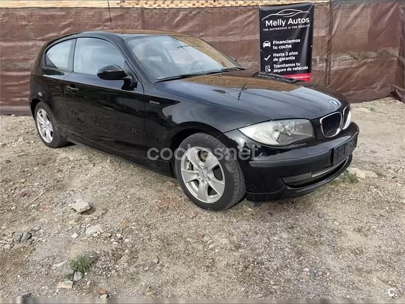 Usado BMW 116 122 CV (89 kW) 2009 Negro Utilitario