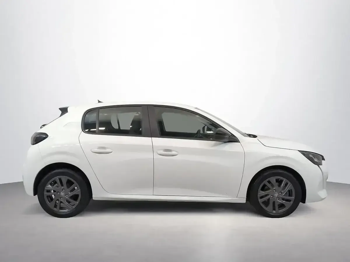 Usado Peugeot 208 Active 101 CV (74 kW) 2022 Blanco Utilitario