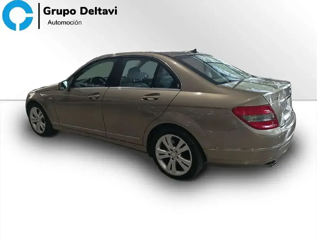 Usado Mercedes C220 Avantgarde 170 CV (125 kW) 2009 Gris / plata Berlina