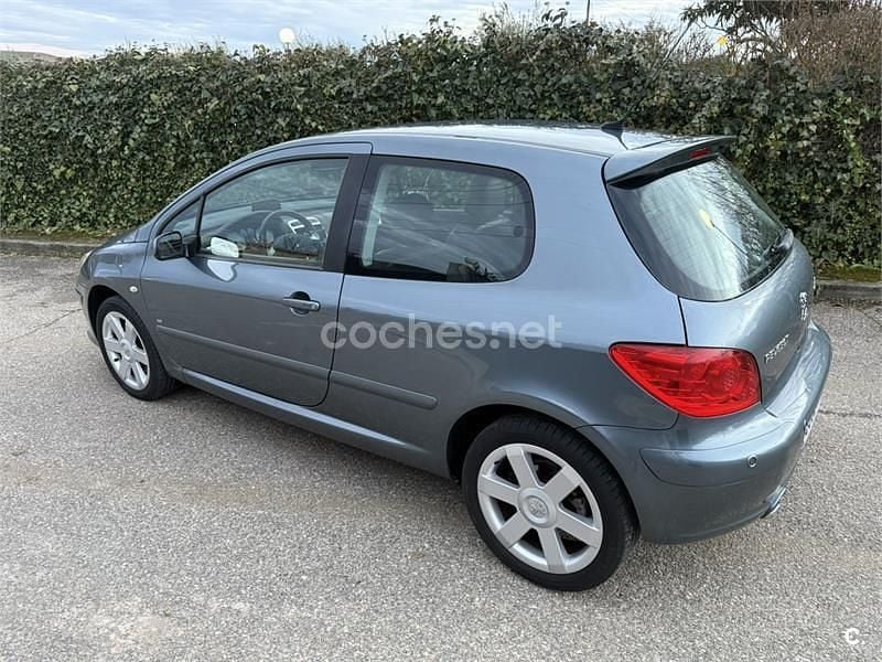 Usado Peugeot 307 GT 180 CV (132 kW) 2005 Gris / plata Berlina