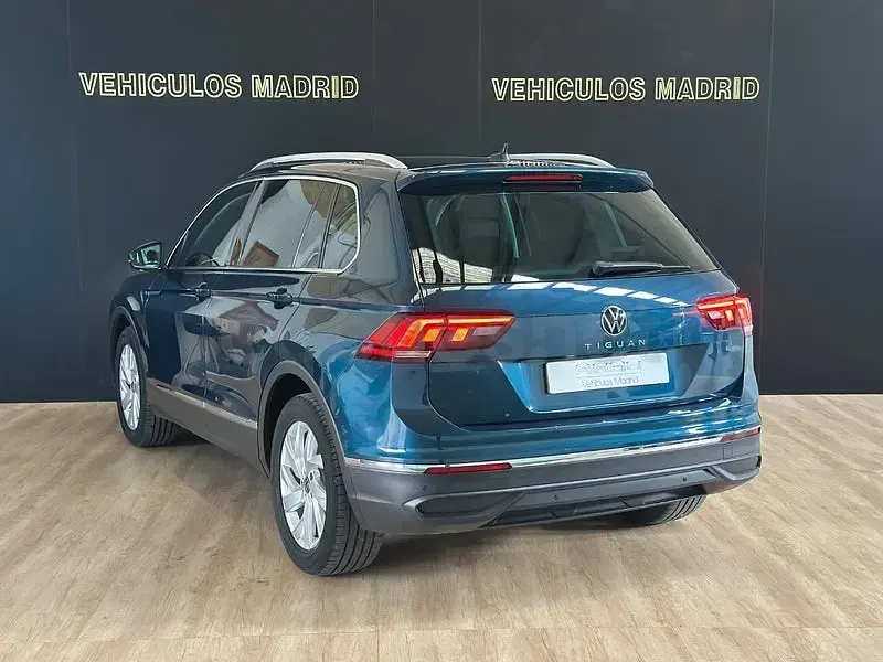 Usado VW Tiguan Life 150 HP (110 kW) 2021 Azul SUV