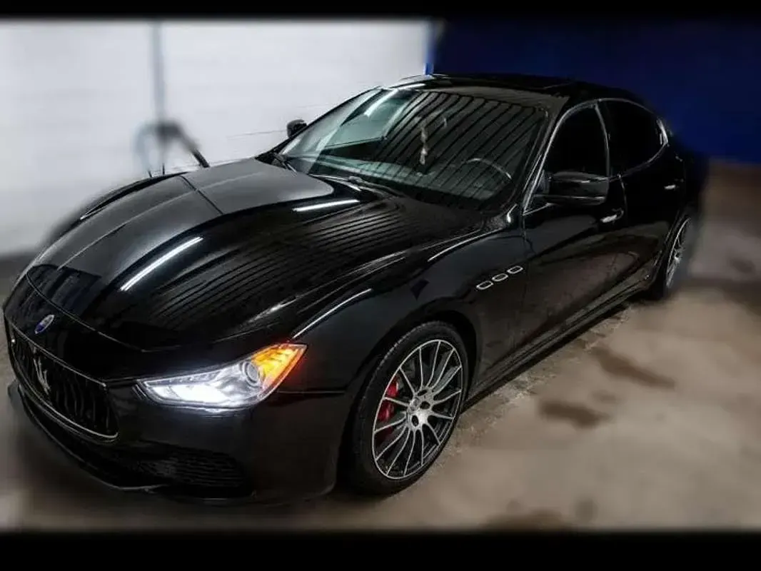Usado Maserati Ghibli 411 CV (302 kW) 2016 Negro Berlina