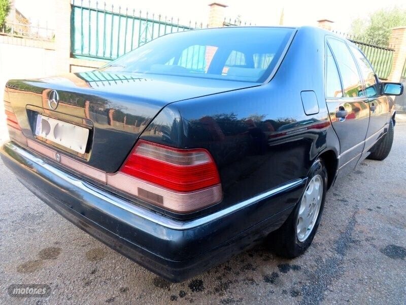 Usado Mercedes S300 Elegance 177 CV (130 kW) 1997 Azul Berlina