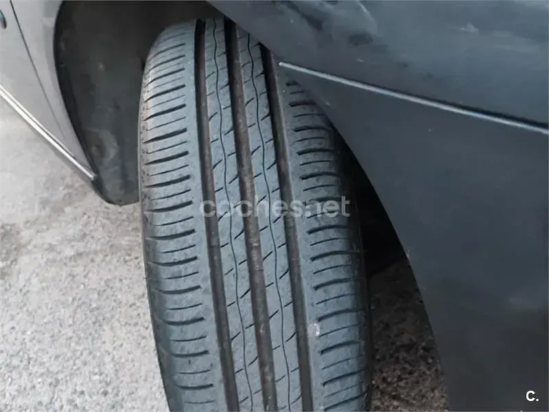 Usado Seat Ibiza Stella 64 CV (47 kW) 2004 Negro Utilitario