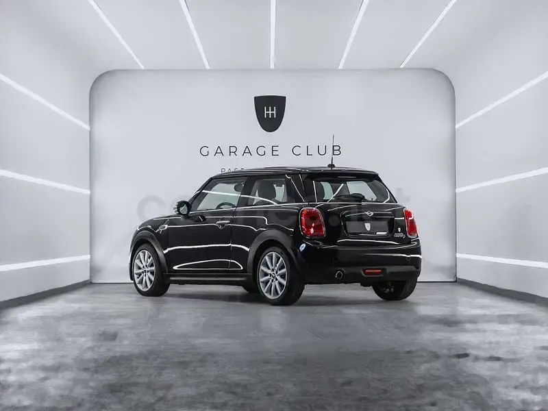 Usado Mini Cooper D 116 CV (85 kW) 2016 Negro Utilitario