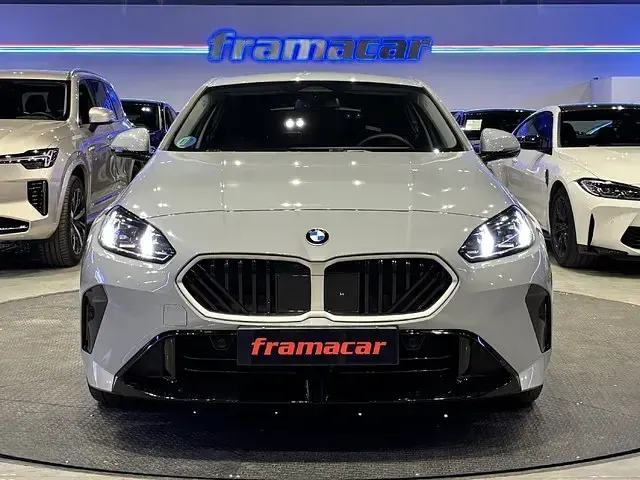 Usado BMW 120 Sport Line 163 CV (119 kW) 2025 Gris Utilitario