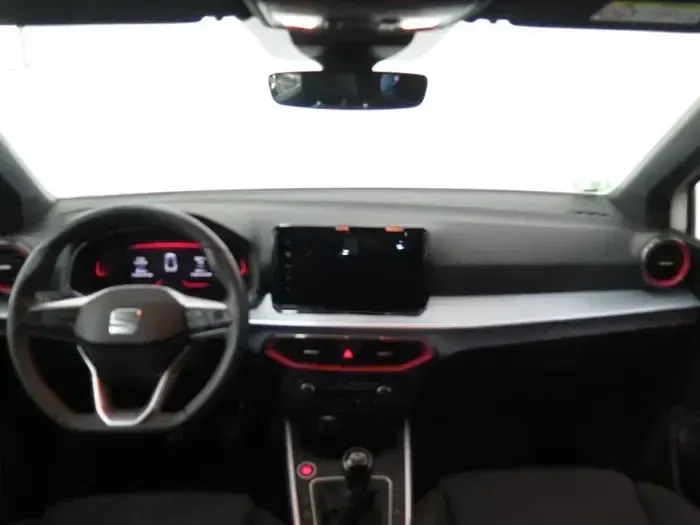 Usado Seat Arona FR 116 CV (85 kW) 2024 Negro SUV