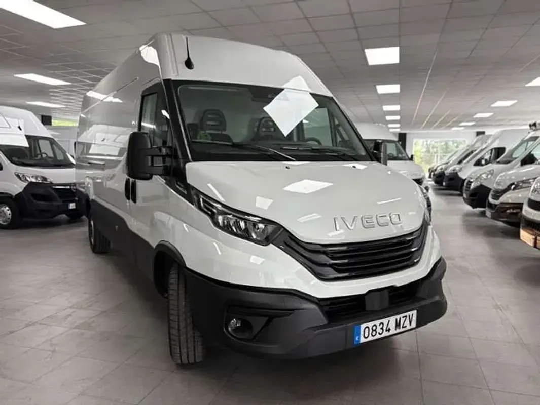 Usado Iveco Daily 160 CV (117 kW) 2025 Blanco Van